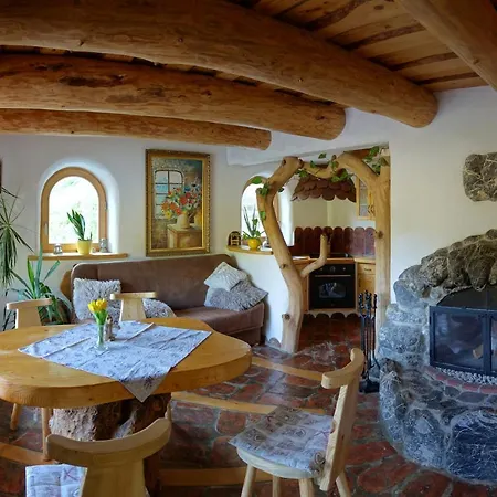 Apartma Rudi شقة *