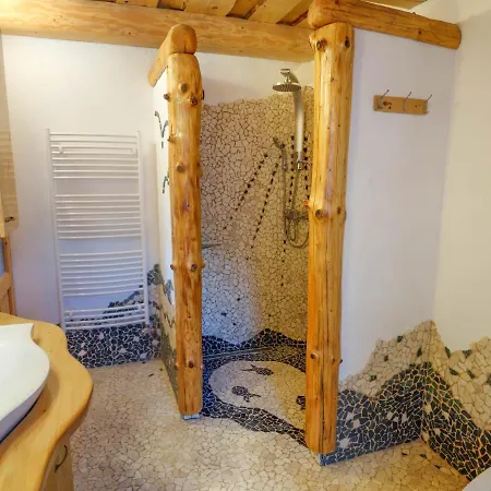 Apartma Rudi شقة